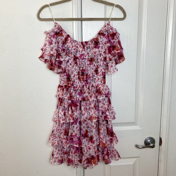 Feminine off shoulder smocked floral mini dress - Picture 4 of 5